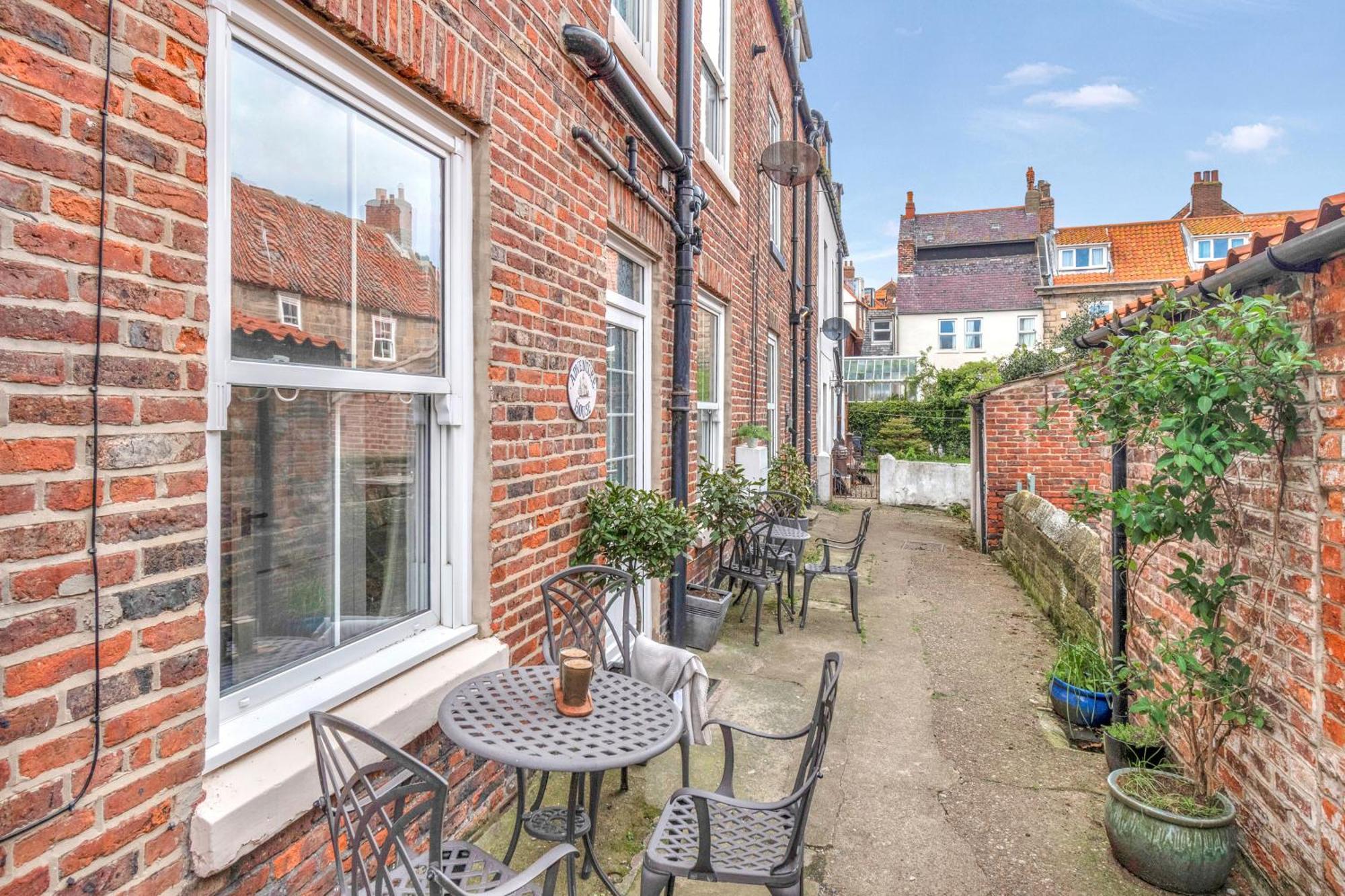 Adventure House - Whitby Villa Exterior photo